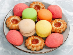French Macarons with Cookies
